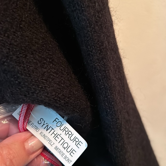 Cynthia Rowley Blackwood and acrylic blend sweater with faux fur collar - Picture 10 of 13